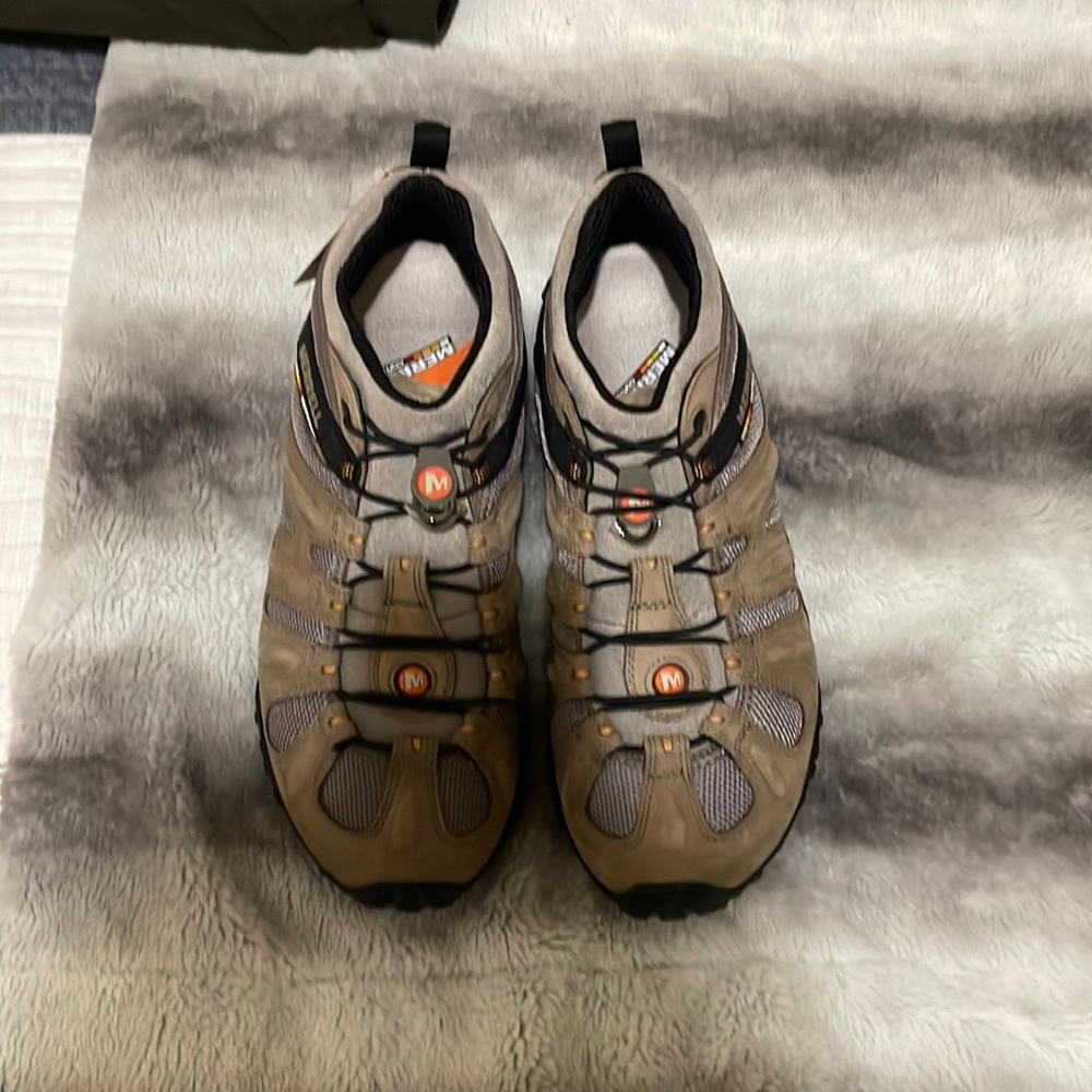 Brand New Merrell Chameleon 2 Stretch size 13